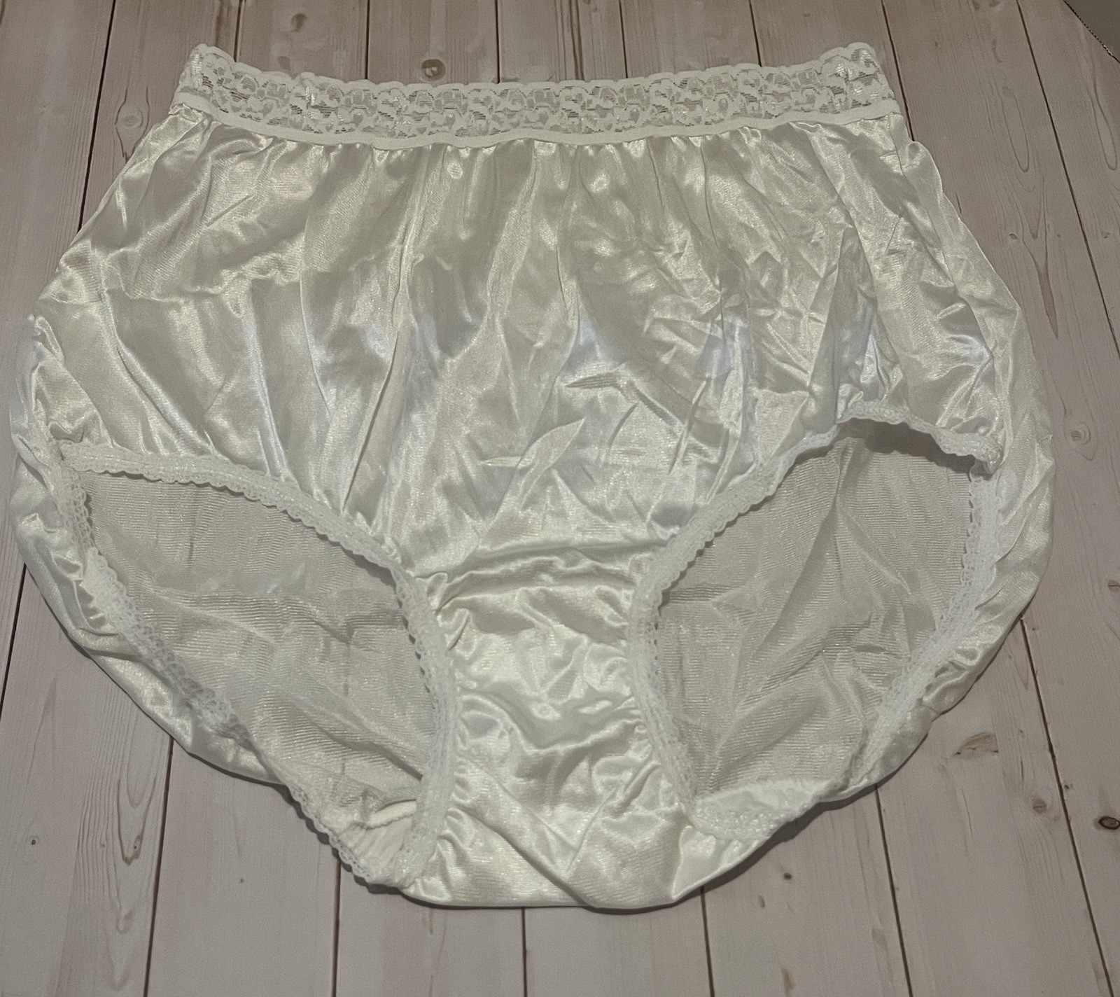 6 new pair women’s size 9 Hanes Her Way nylon briefs panties white lace trim