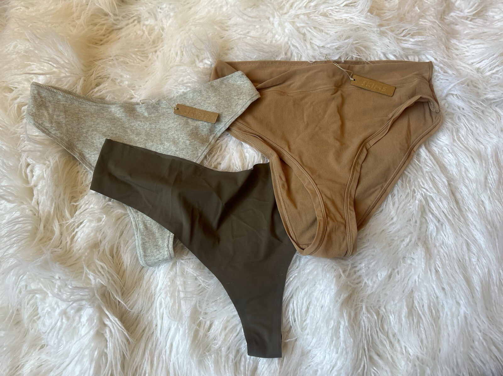 SKIMS Thong Brief Bundle – Size 4X – Gray, Light Heathered Gray, Ochre NWT