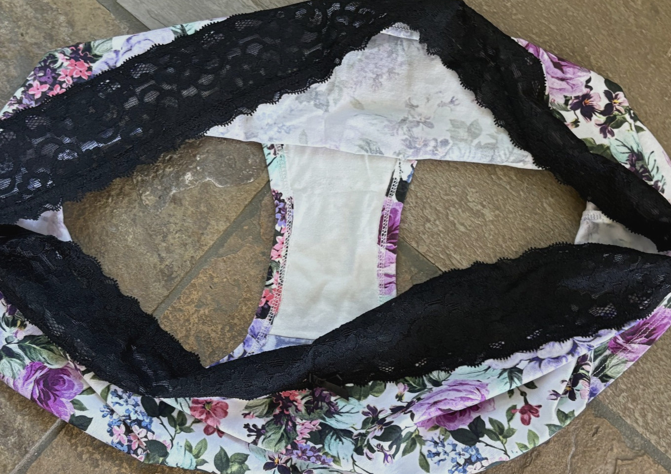 TORRID CURVE 4 (22/24) Roses with Black Lace Trim Hipster Panties #632 NWOT