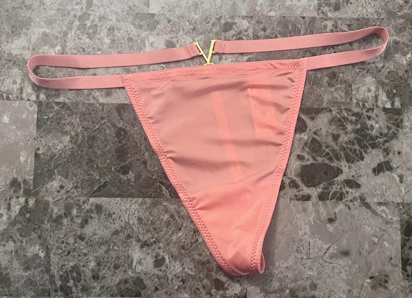 NWT VICTORIA’S SECRET PINK SATIN SMOOTH GOLD V HARDWARE BACK V STRING PANTIES