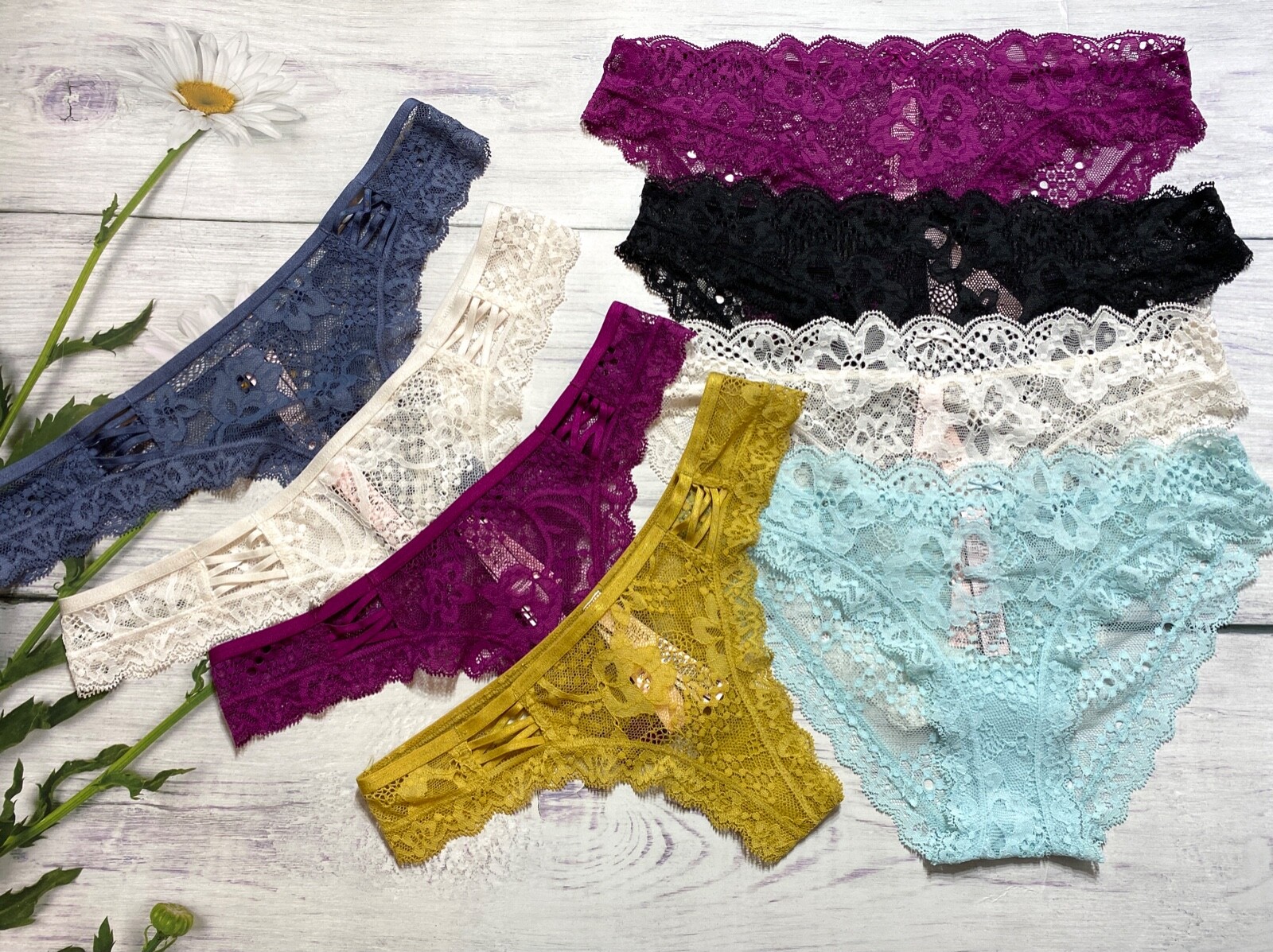 Victoria’s Secret Dream Angels Floral Lace Cheekini Thong Panty