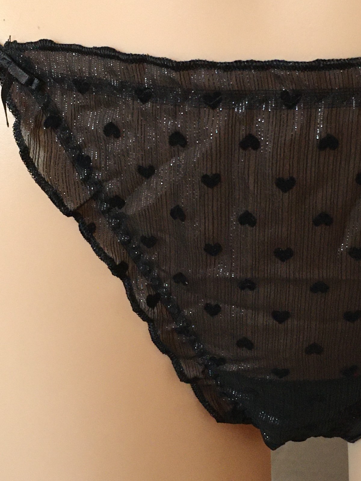 L VICTORIA’S Secret HEART CHIFFON STRAP V-STRING Thong Panty Flocked Ruffle Bows