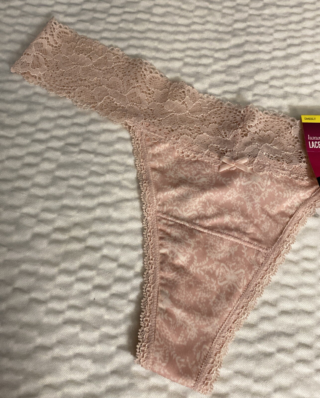 Maidenform Women’s Pink Luxurious Lace Stretch Thong Panty DMESLT Medium 6