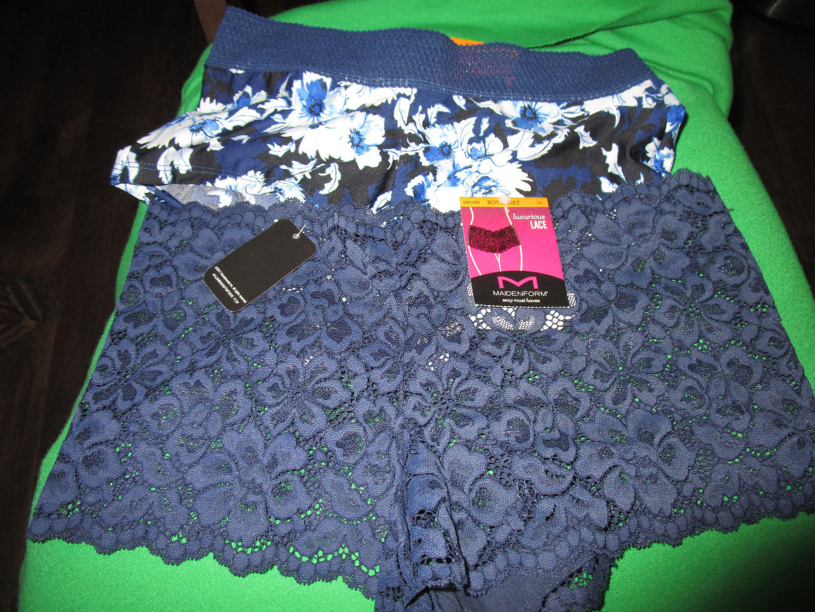 LOT 2 PAIRS MAIDENFORM BOYSHORTS PANTIES SIZE SMALL 5 (Z8)
