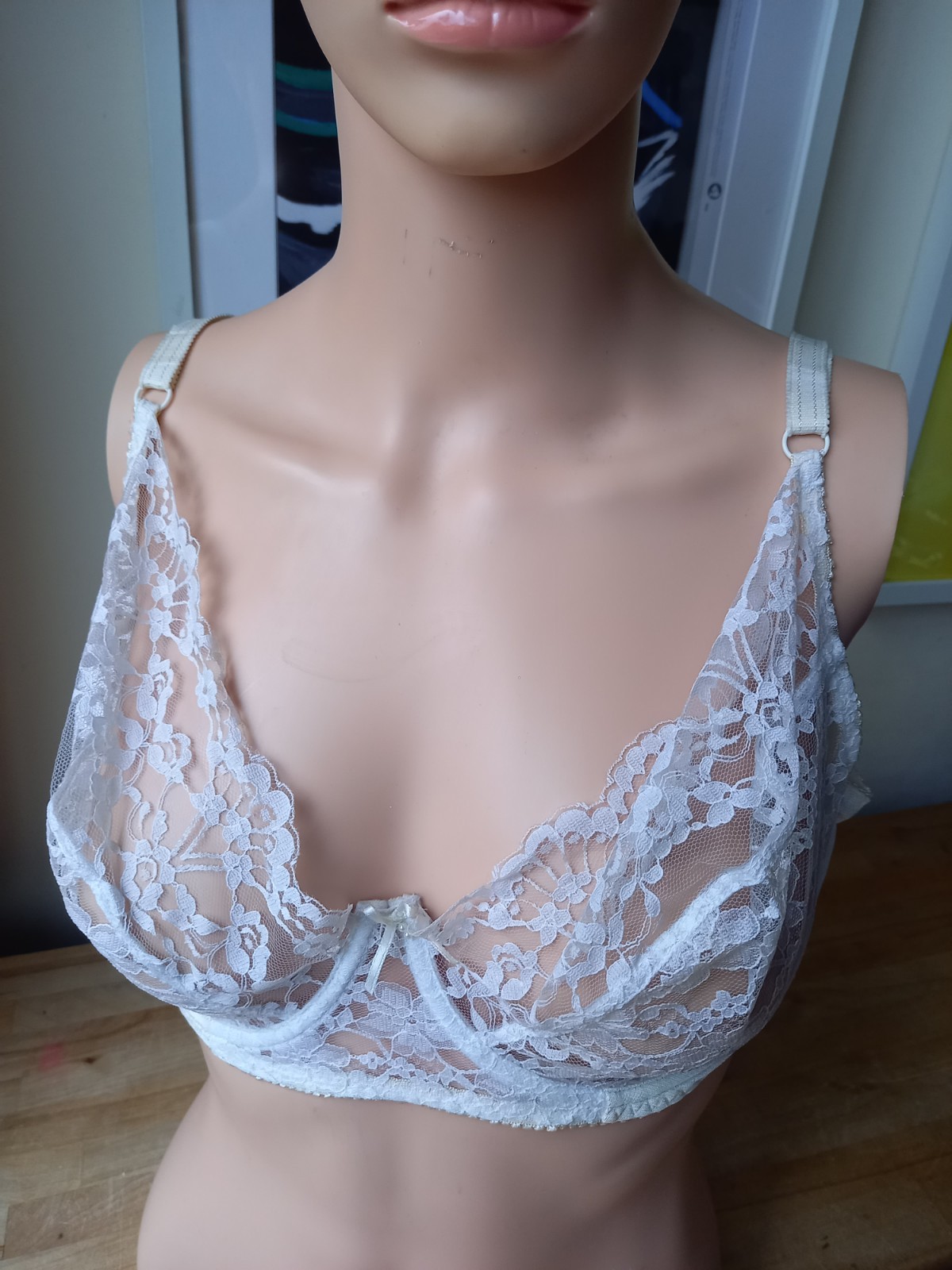 40DD White Bra with Full Lace Cups Underwire Bra 40DD BRAND NEW