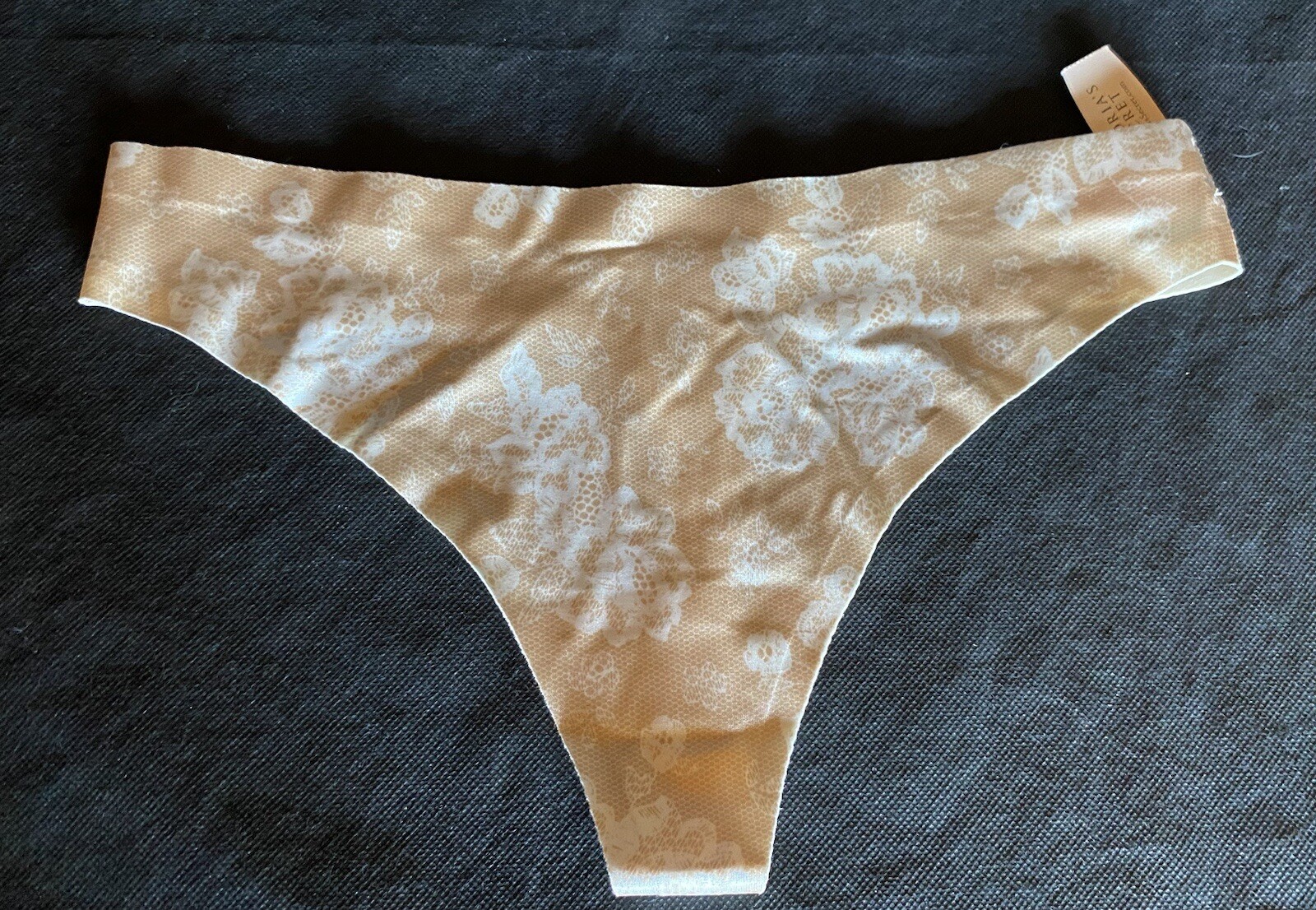 VICTORIA’S SECRET Sz M Sateen Nude White Floral Thong Thick RARE No Show Panties