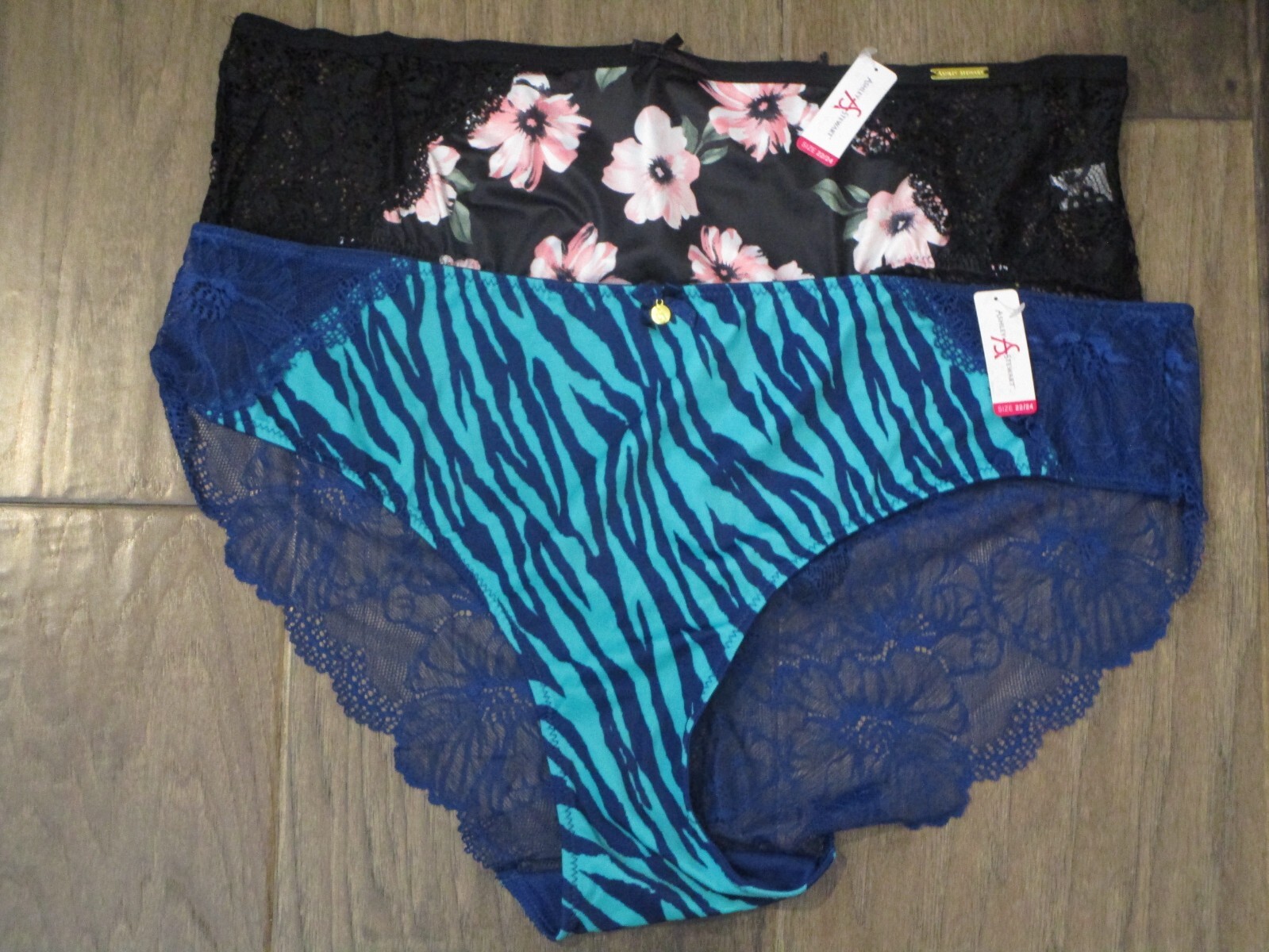 ASHLEY STEWART 2-PACK LACE BACK PANTIES IN BLUE ANIMAL/BLACK FLORAL SIZE 22/24