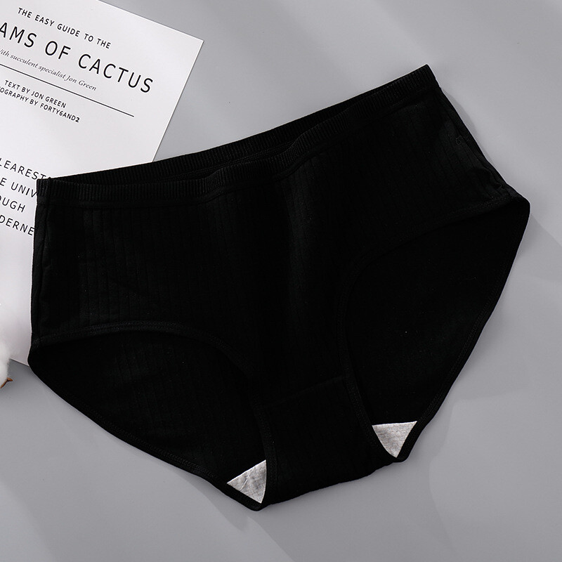 Women’s Plus Size Solid Color Cotton Antibacterial Mid-waist Seamless Panties