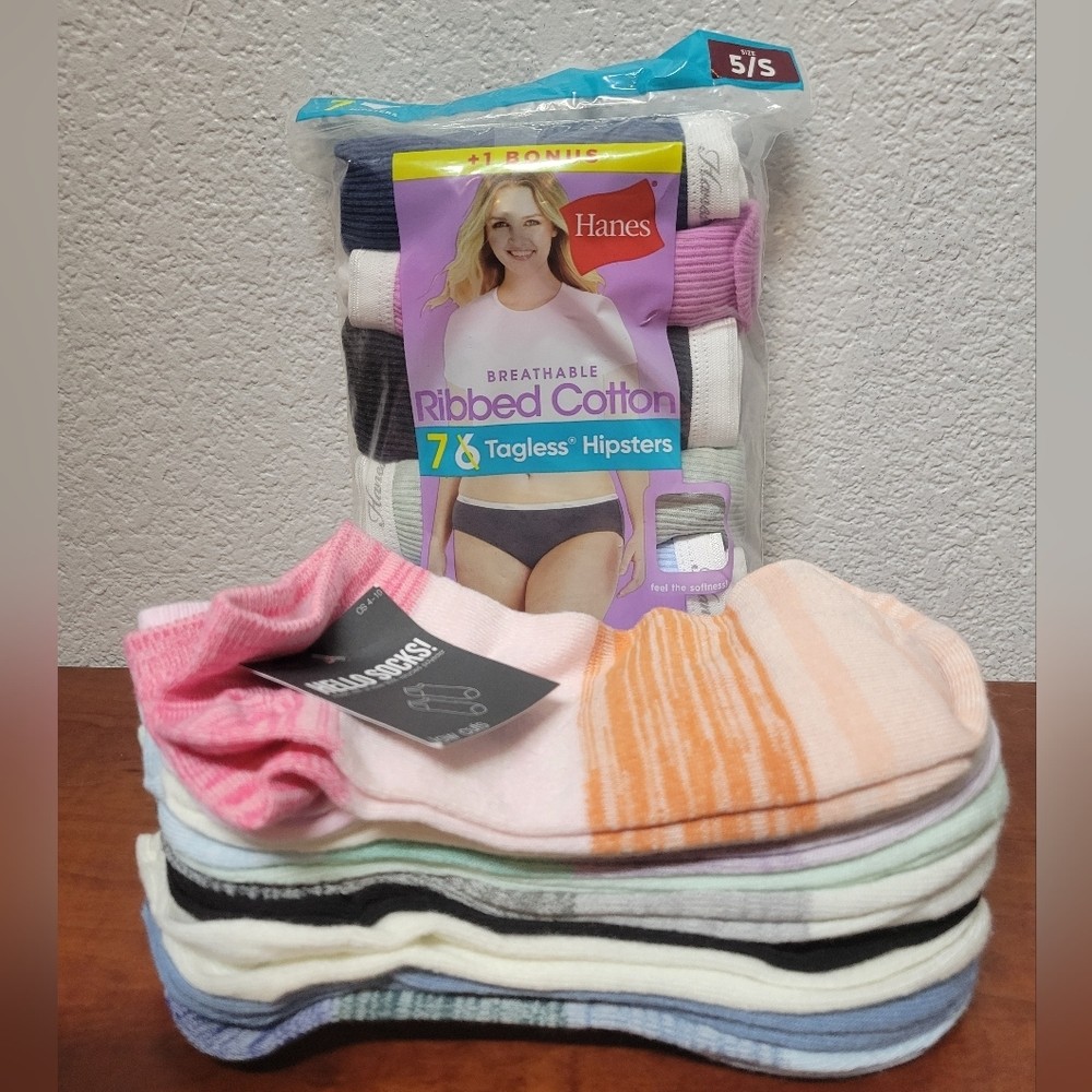 Hanes 7 Ribbed Hipsters Small and 10 Pair Of Socks with Cushioned Soles Nwt