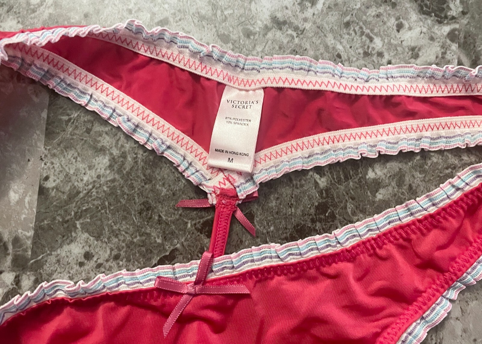 VICTORIA’S SECRET M PINK SMOOTH STRIPE PLEATED VINTAGE RARE V STRING PANTIES