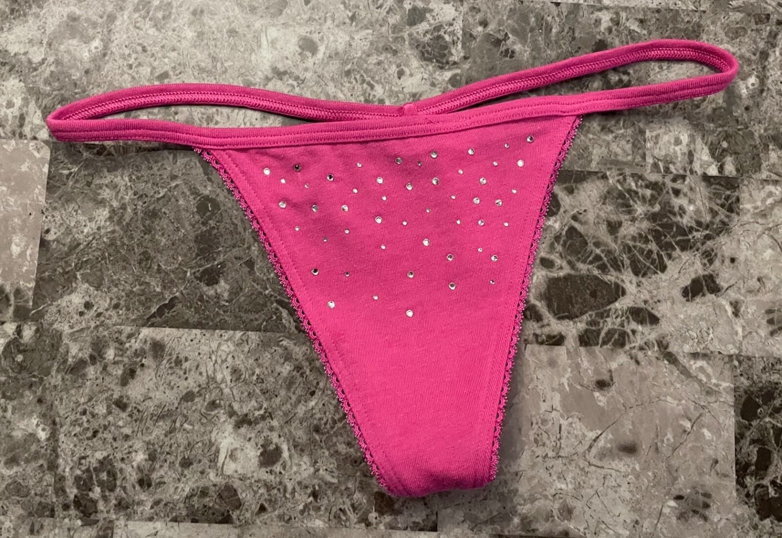 NWT VICTORIA’S SECRET PINK SILVER RHINESTONE PICOT V STRING THONG PANTIES