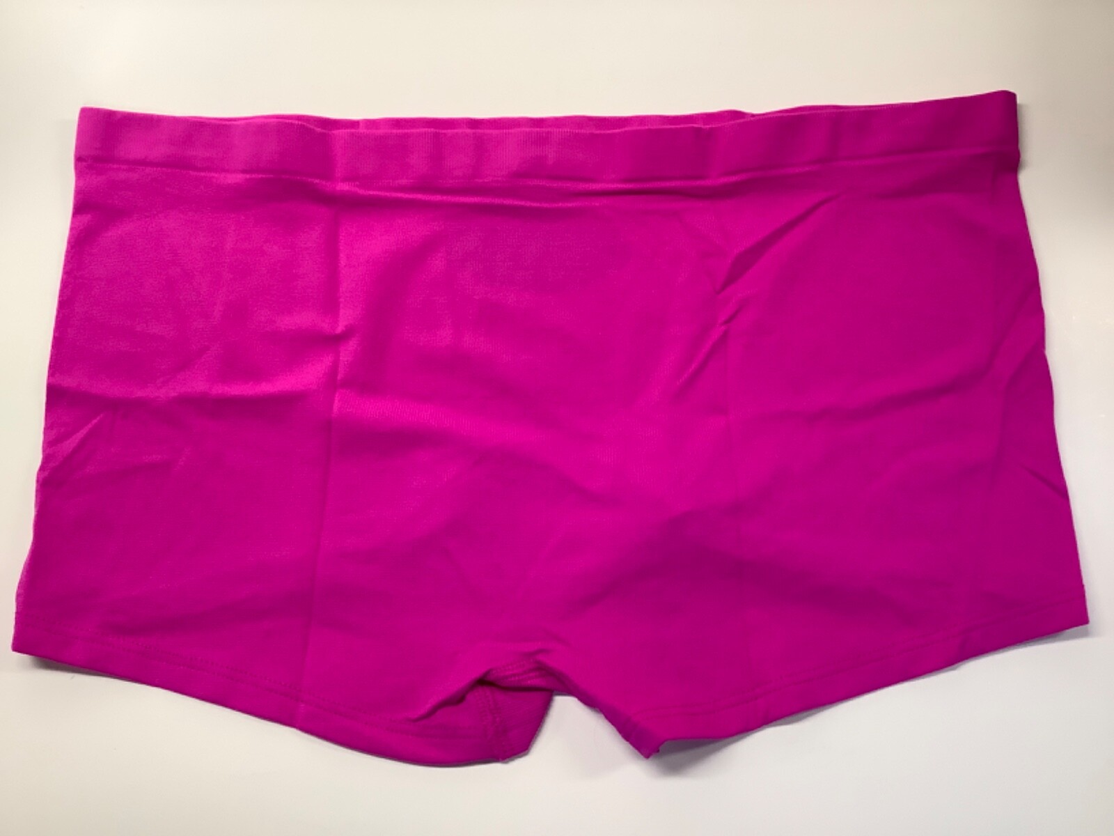 Victoria’s Secret Seamless Buttery Soft Boyshort Panties Outrageous Pink L NWT