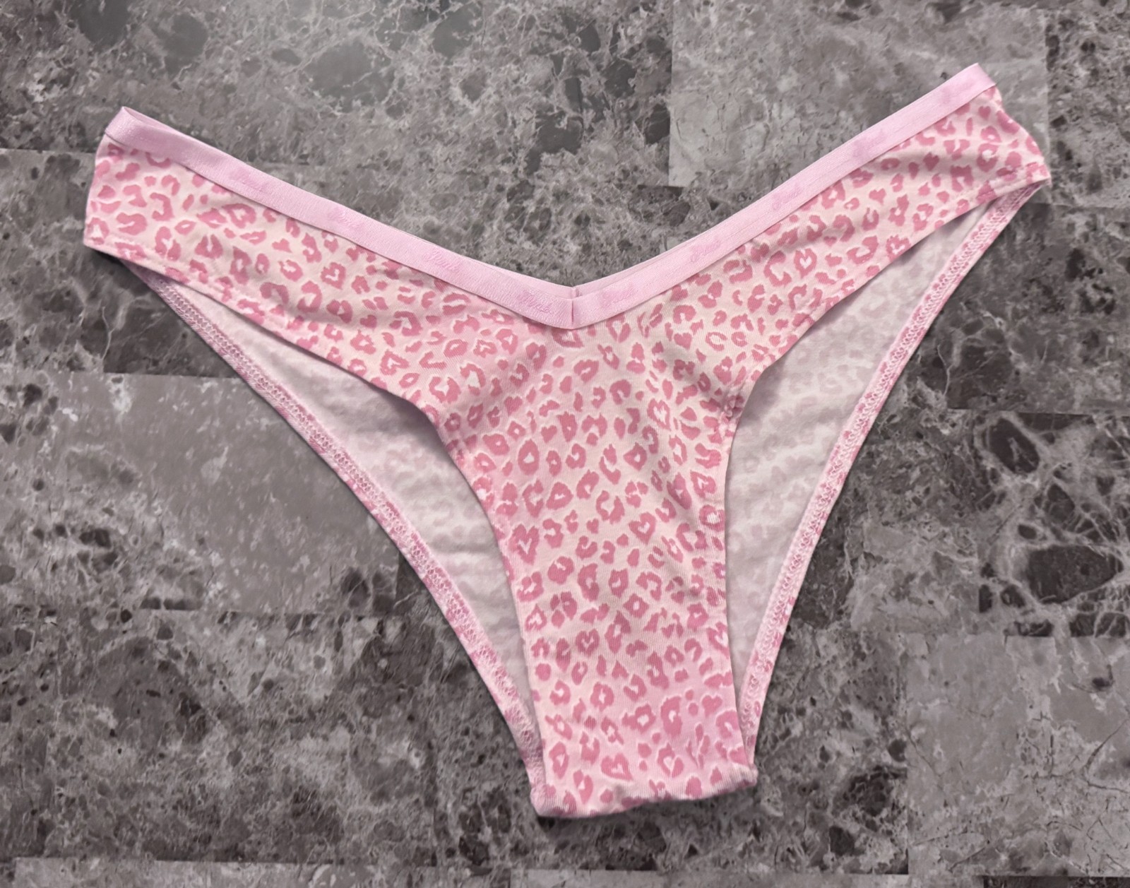 VICTORIA’S SECRET PINK LEOPARD CHEETAH LOGO BAND V STYLE TANGA CHEEKY PANTIES