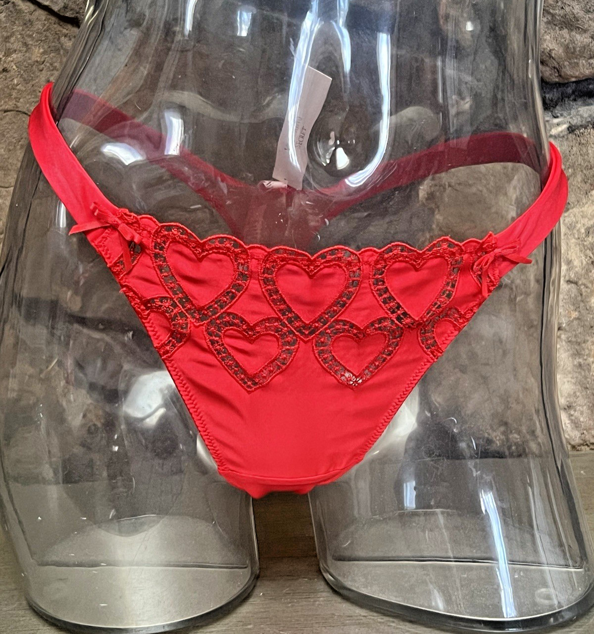 Victoria’s Secret Heartbeat Embroidery Satin THONG Panty Sz S RED NWT$29.95