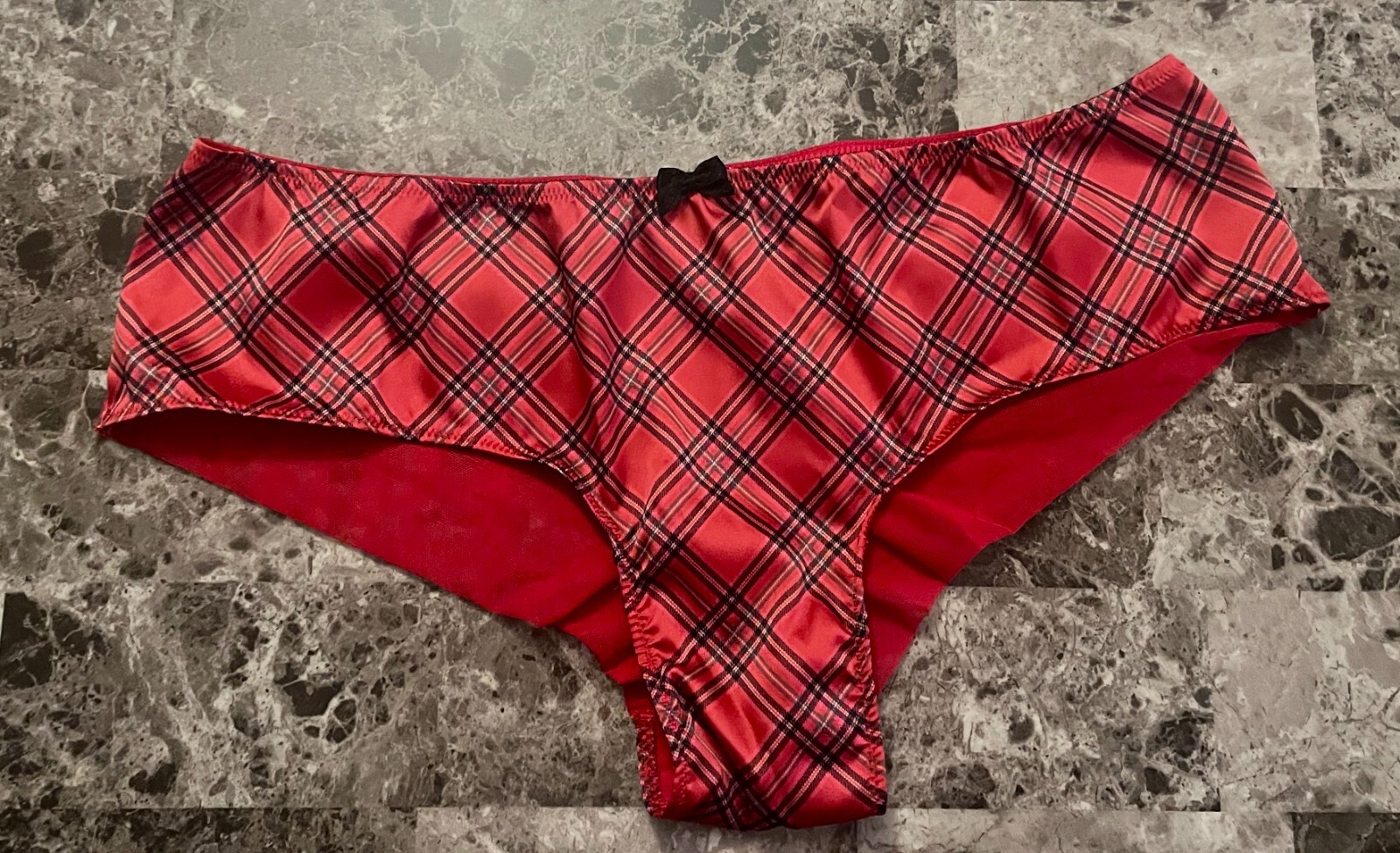 NWOT VICTORIA’S SECRET XL SMOOTH RED BLACK PINK PLAID MESH BACK CHEEKY PANTIES