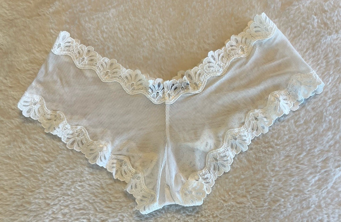 NWOT ~ Honeydew Intimates Bikini Panties: White with white lace trim: Size L