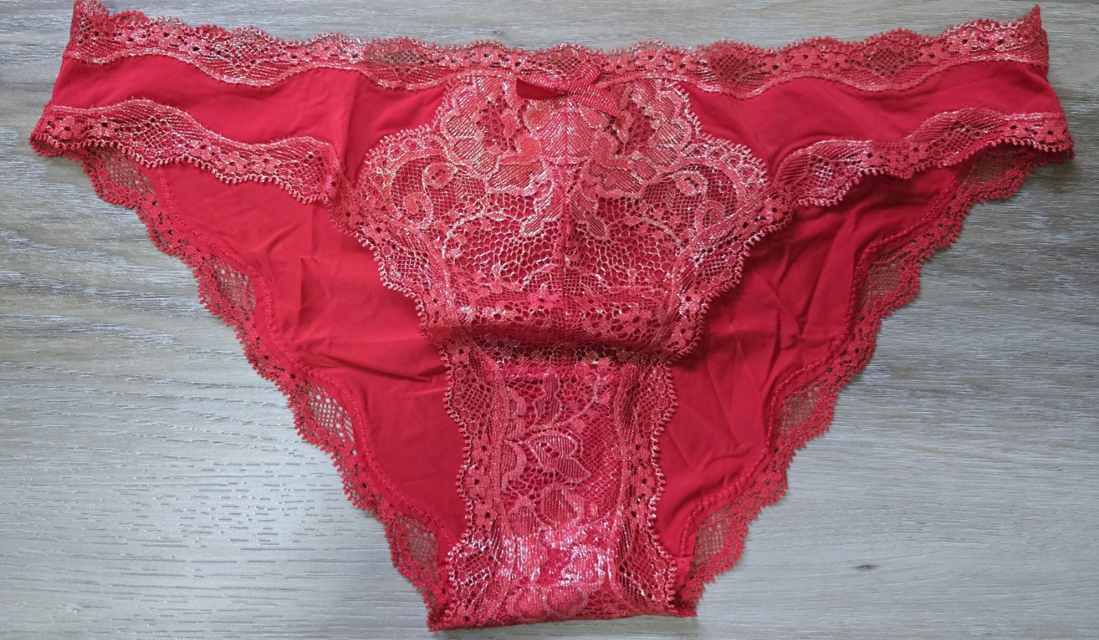 NIB Vintage Victoria’s Secret Dream Angels Silky Smooth Lace Bikini Panties S