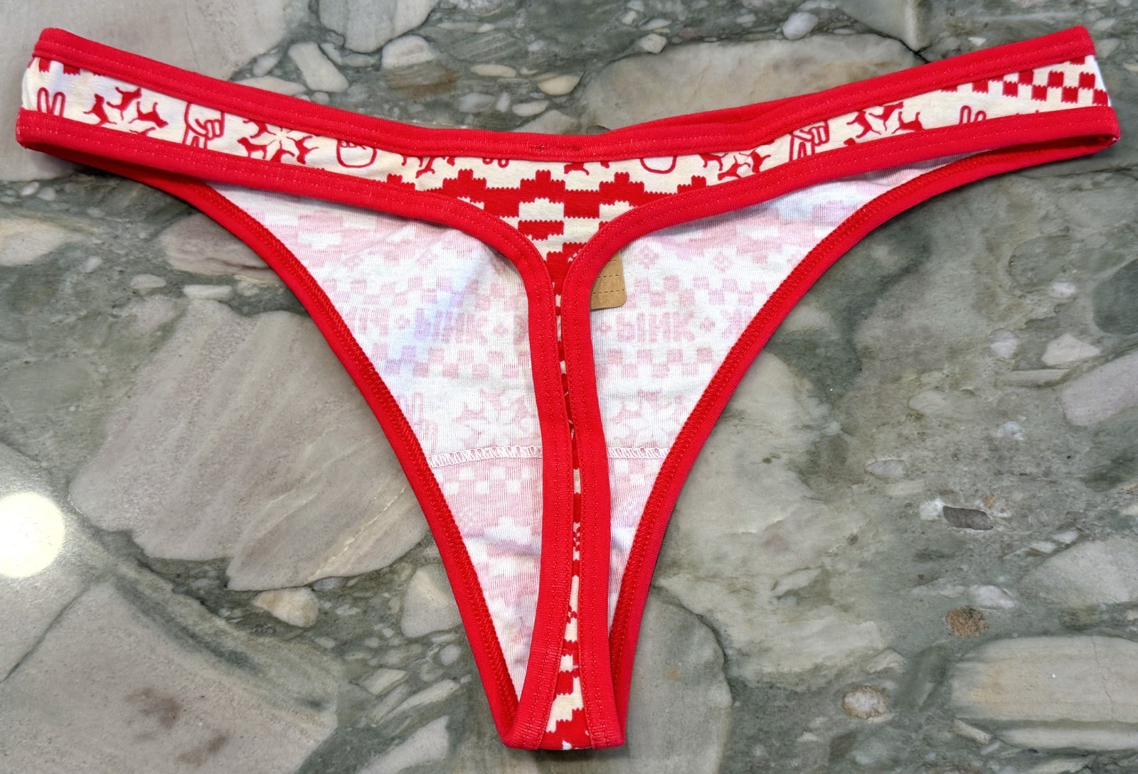 NEW Victoria Secret PINK Cotton Thong Panty – Red Pepper Fair Isle – XL