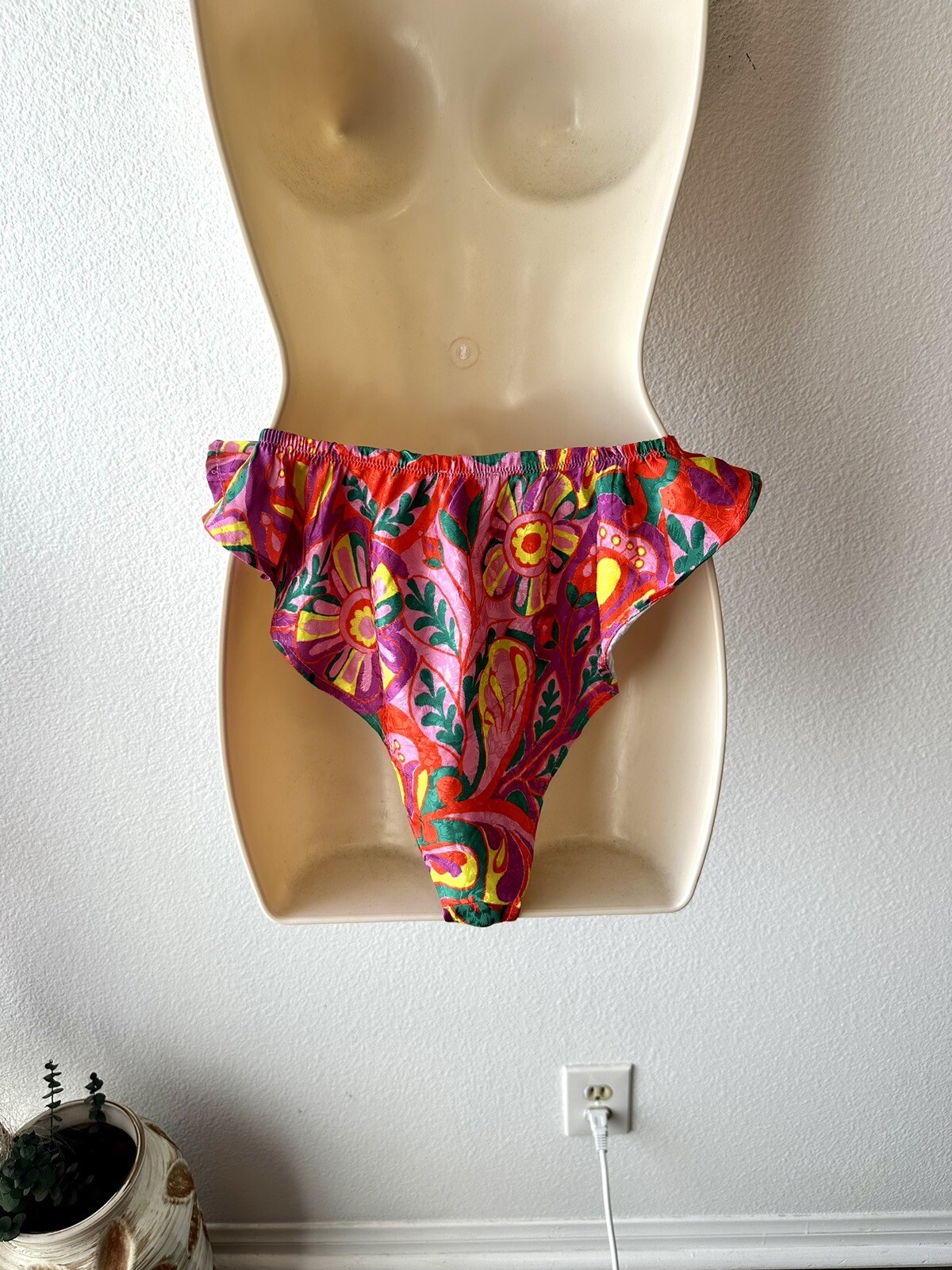 Kilo Brava Paisley Bikini Panties Flutter S NWT Pink Ruffle Lace Satin Lingerie