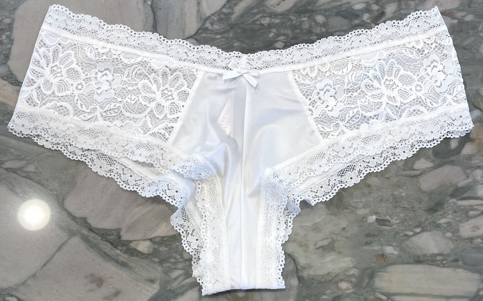 NEW Victoria Secret Very Sexy Side Lace Cheeky Panty – Coconut White – XL