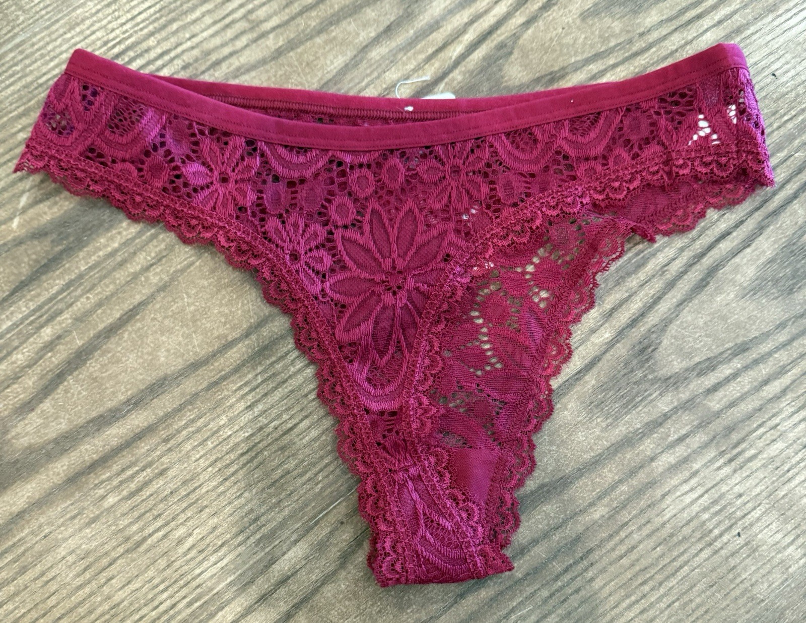 Women’s Size M Red Thong Panties Underwear – A0013