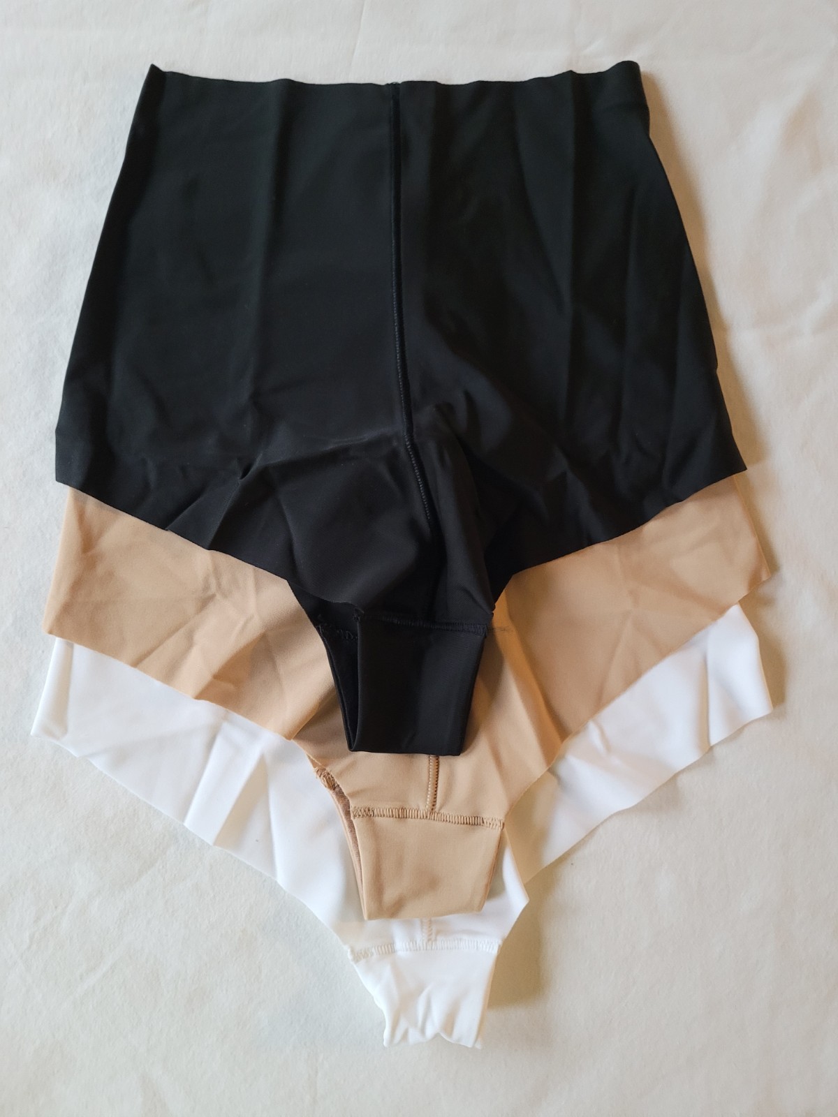NWT Gap Set of Three Non Show high rise panties Size XXS black/nude/white
