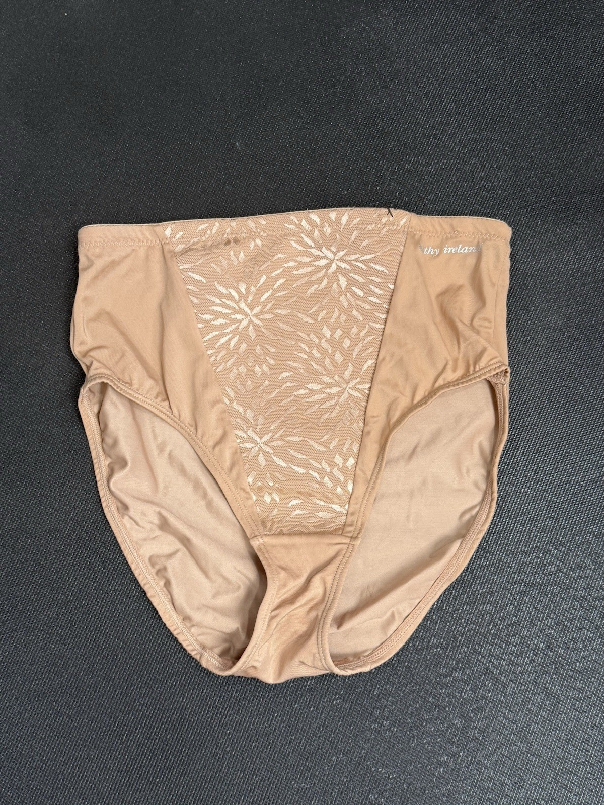 kathy ireland women’s Intimaties panties shapewear Brown Size M 5603