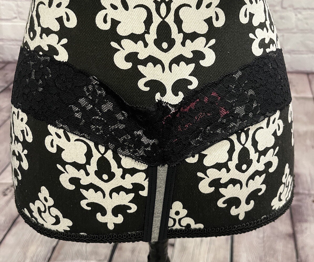 NWT La Senza Women’s Solid Black / Black & Gray Floral Laced Thongs Set Of 2 XL