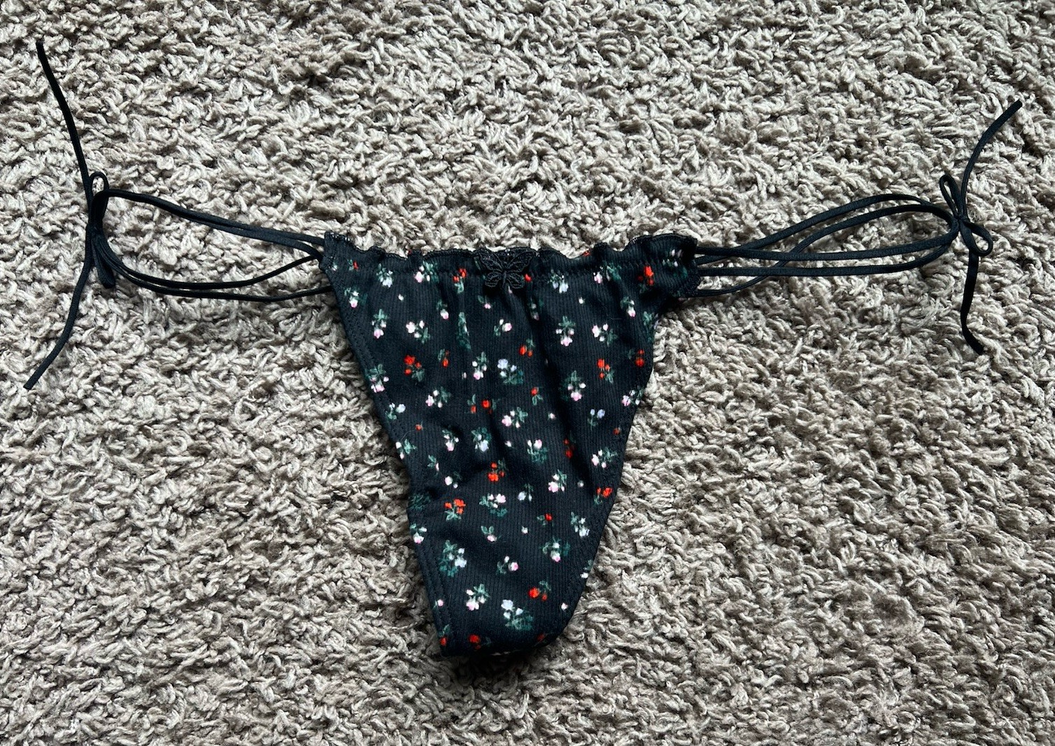 NWT Victoria’s Secret PINK V String Panty Black Floral Ribbed Strappy Bow Medium
