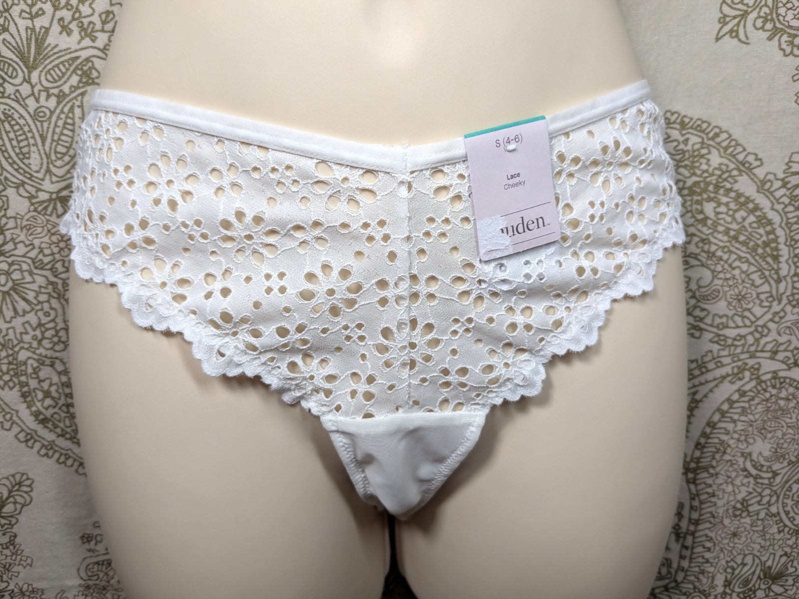New Auden Sz S (4-6) White Lace Floral Eyelet Cheeky Panties Back Keyhole Target