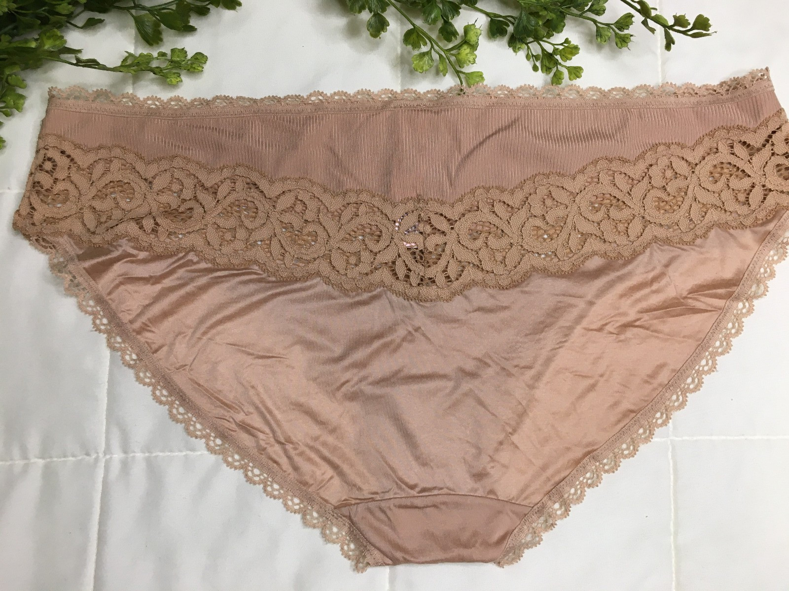 Victoria’s Secret Bikini Panties Body by Victoria Beige Lace Detail Size XL NWT