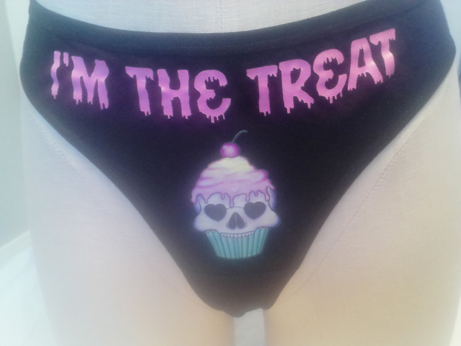 ANZERMIX. NWOT. Thong. Black Skull Cupcake “I’M THE TREAT”. Pink Frosting. L