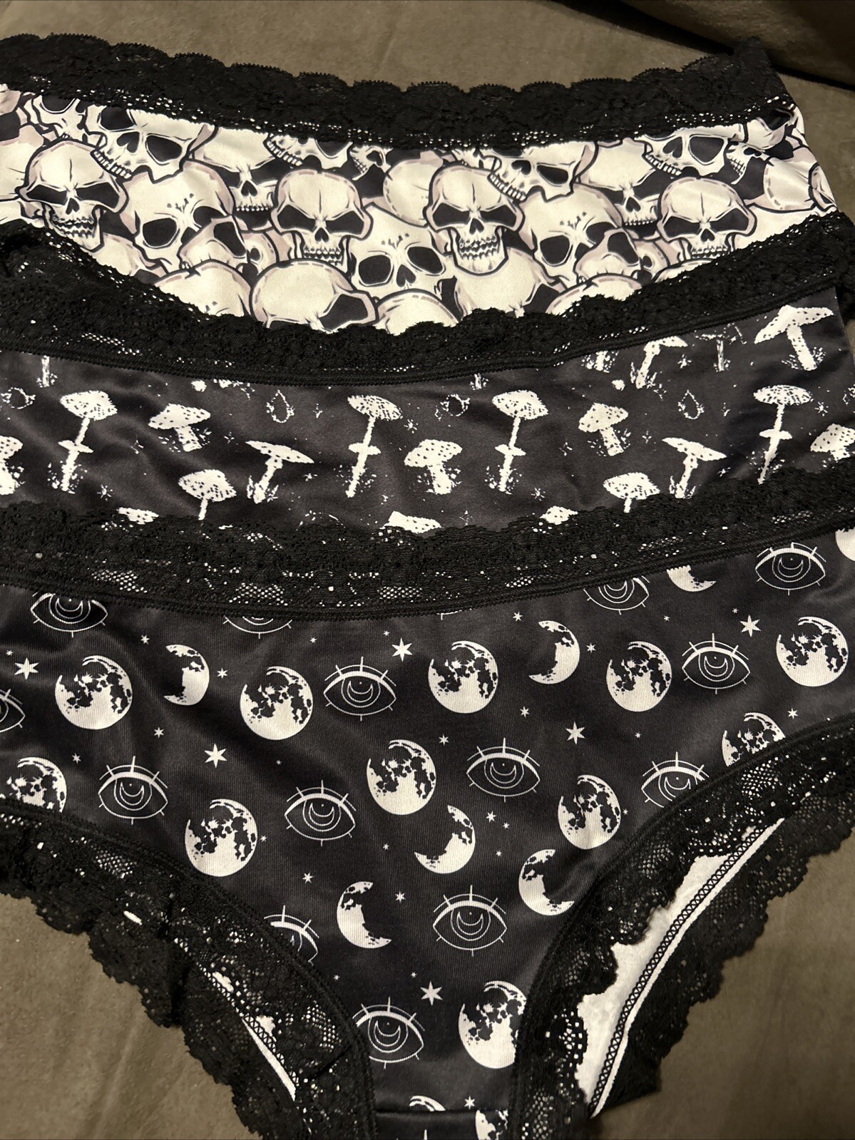 Morvia 3pk lace trim cheeky goth Emo panties XL skull Mushrooms stars Lingerie