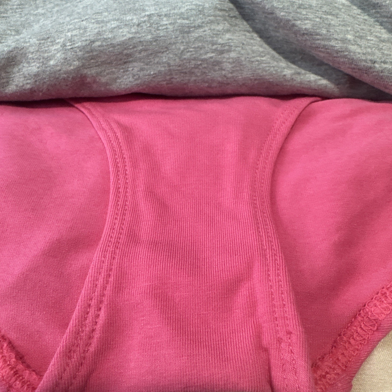 Women’s Size Medium CALVIN KLEIN BIKINI UNDERWEAR 4 PAIR PINK BLACK GRAY PANTIES