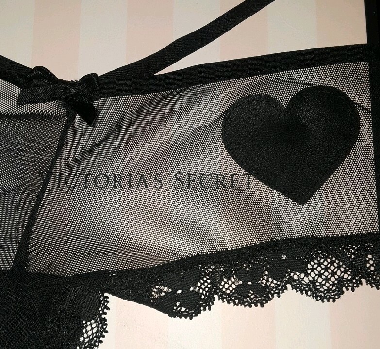 VS luxe lingerie heart Applique cheeky panty brand new size small black