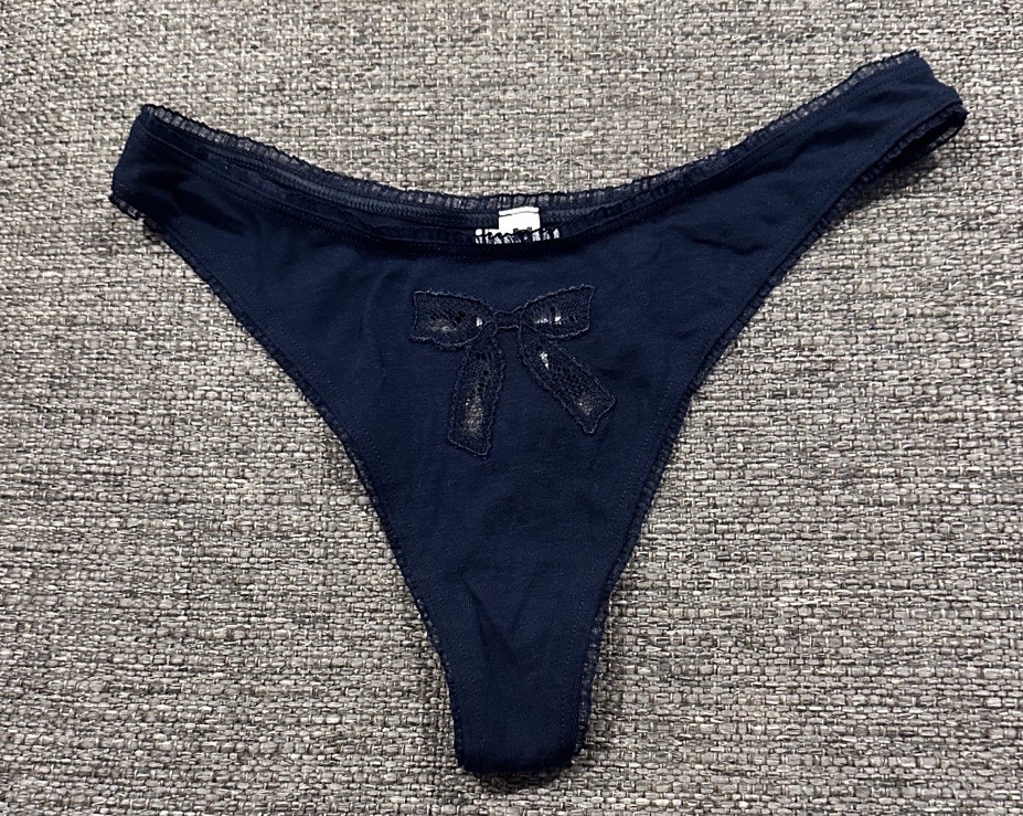 PINK Victoria’s Secret Navy Blue Thong Panty Size Small NWT