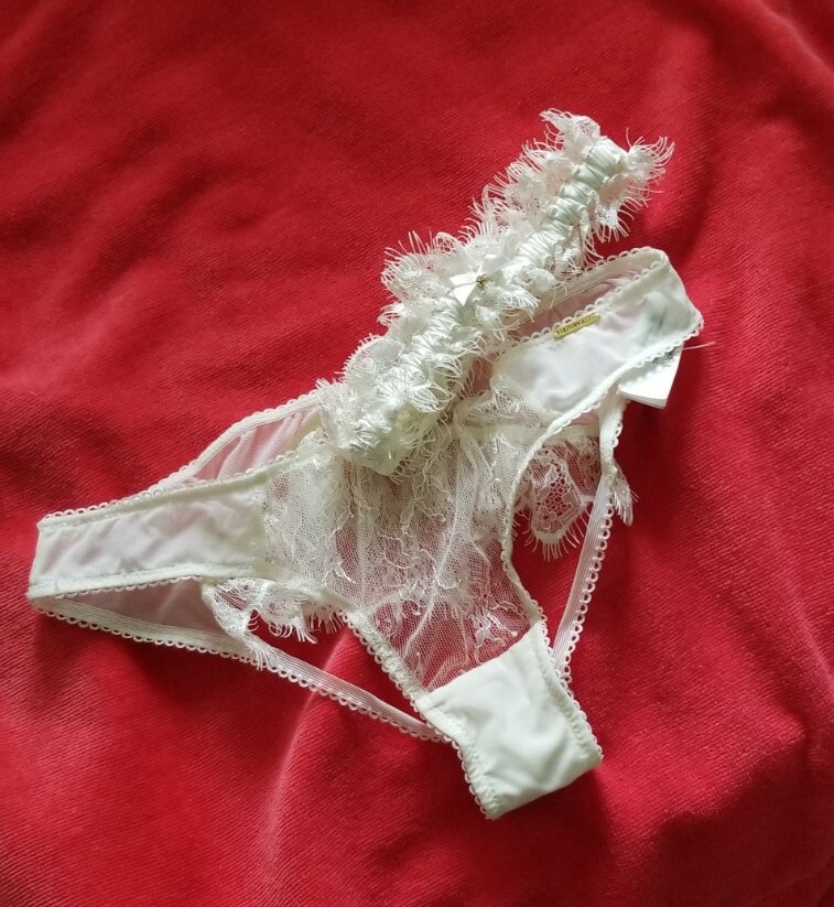 Sexy Lace Garter And Panty 2-piece Set in Ivory for Bride