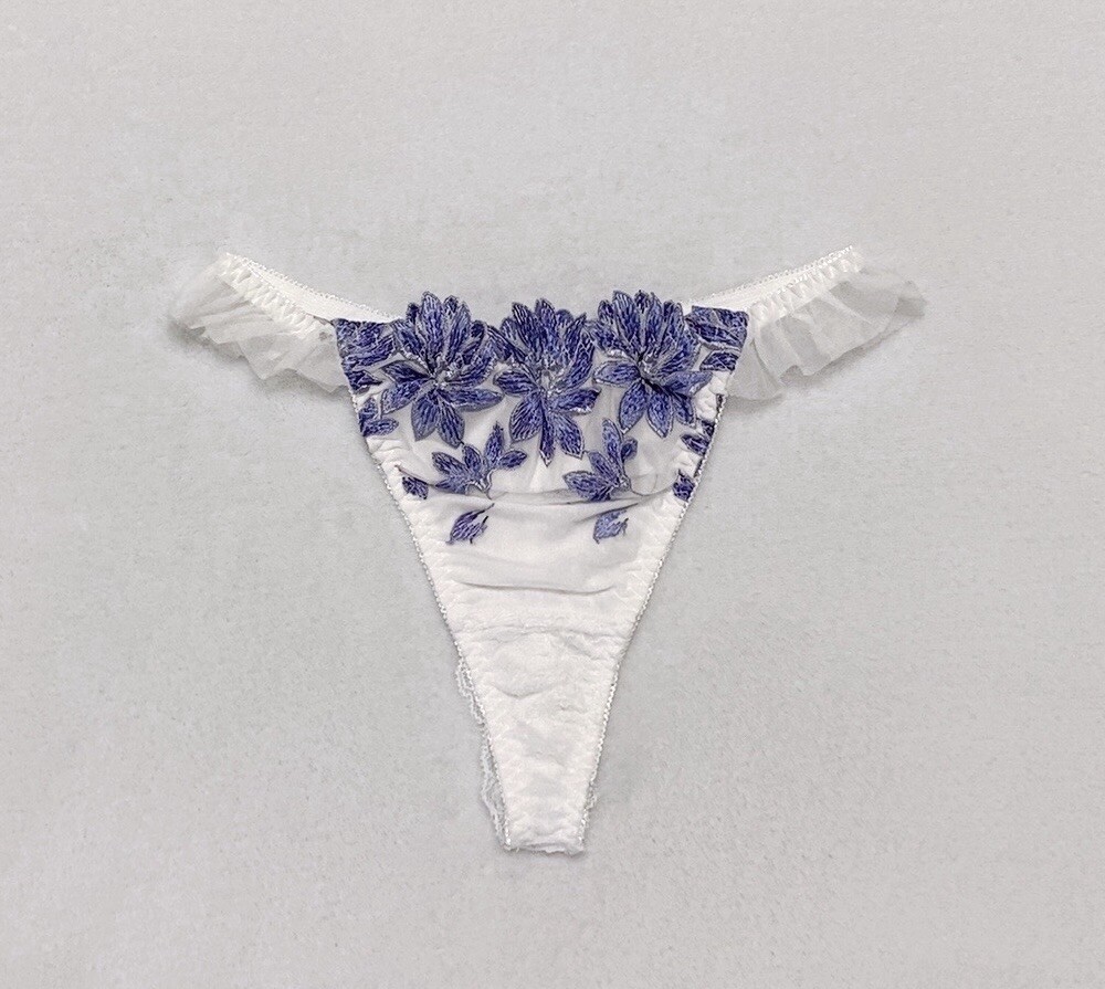 US-S, M/JP-M Japanese Brand Floral Embroidered Mesh Lace Ruffle Thong