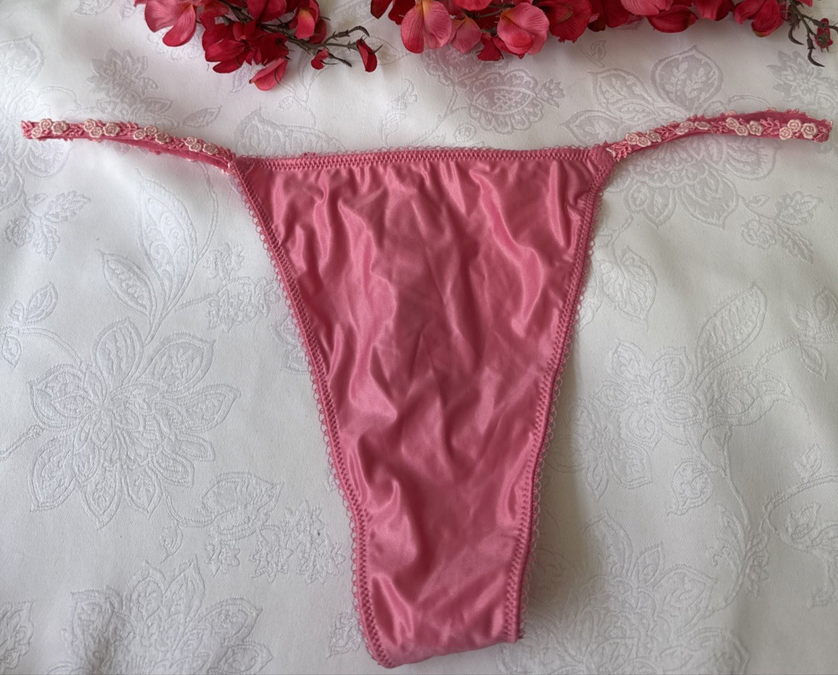 VICTORIA’S SECRET M PINK EMBROIDERED SIDES ROSES SILKY STRING THONG PANTIES NWT