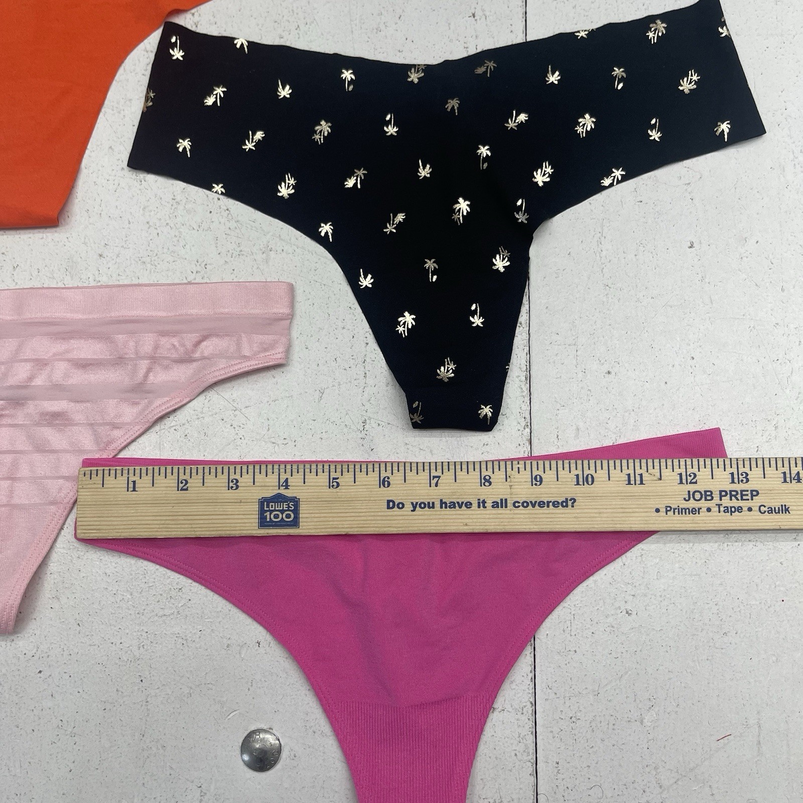 Victoria’s Secret 4 Pack Black Orange Pink Thong/String Underwear Women’s Size M