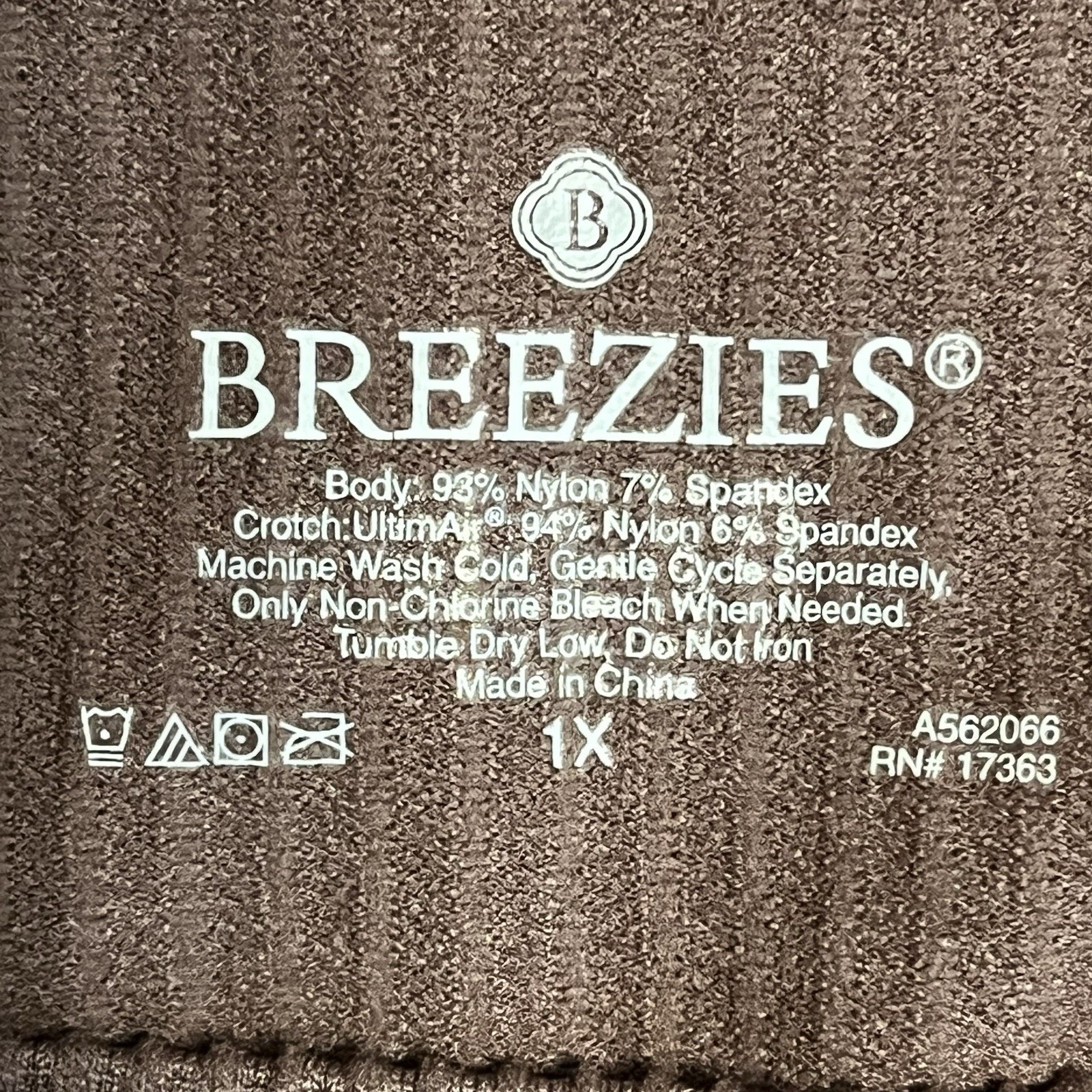 New Breezies 4 Pk Seamless Smoothing Mid-Thigh Boy Shorts Panties Neutrals