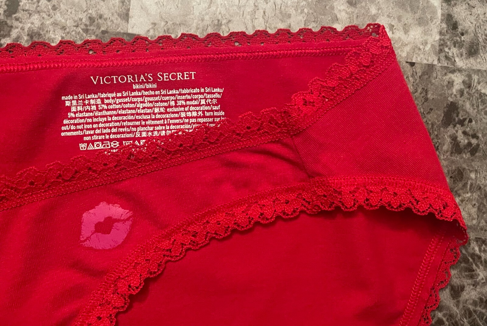 NWOT VICTORIA’S SECRET RED PINK KISS LIPS VALENTINE’S DAY LACE BIKINI PANTIES