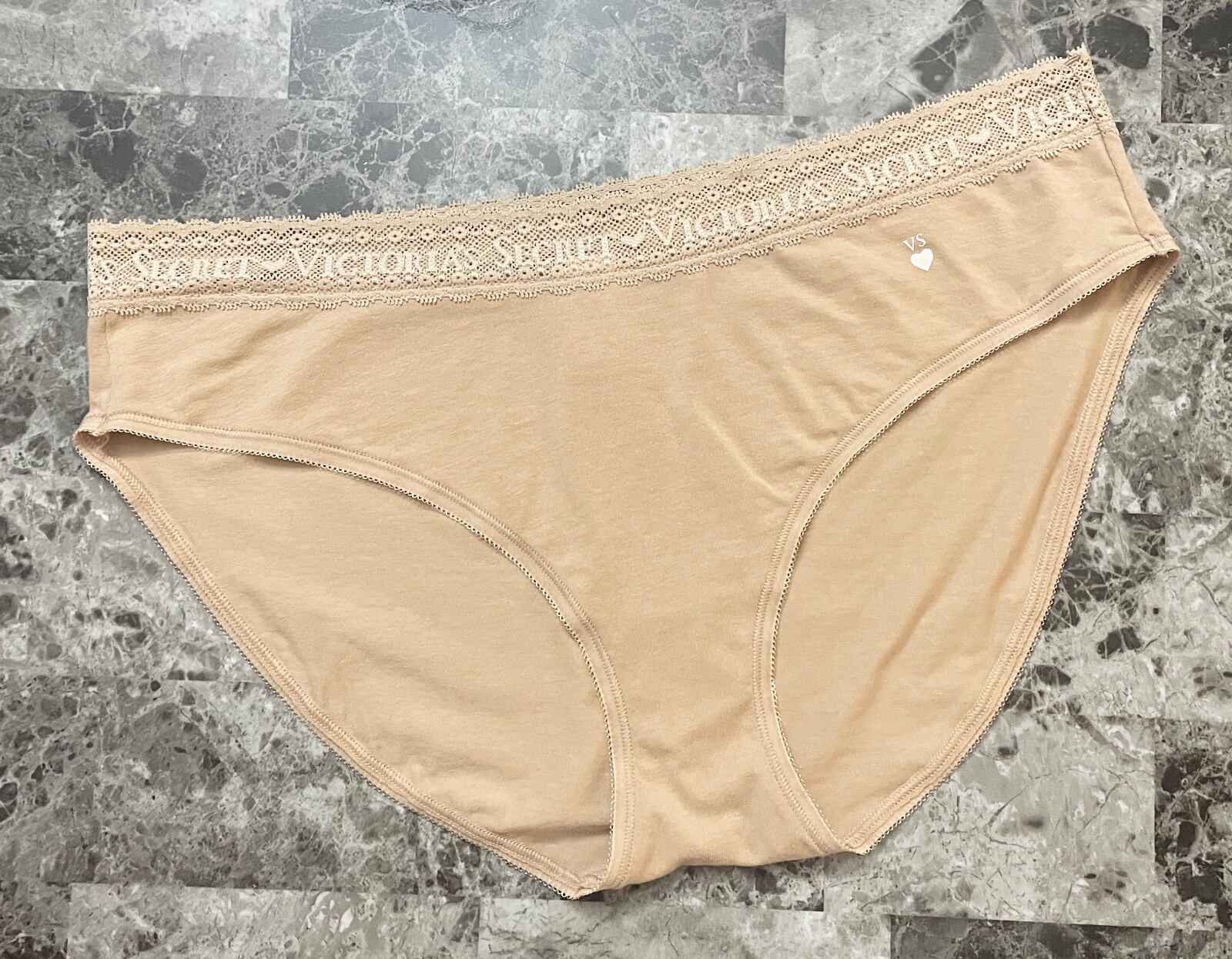 NWT VICTORIA’S SECRET XL BEIGE NUDE WHITE HEART LOGO LACE RARE BRIEF PANTIES