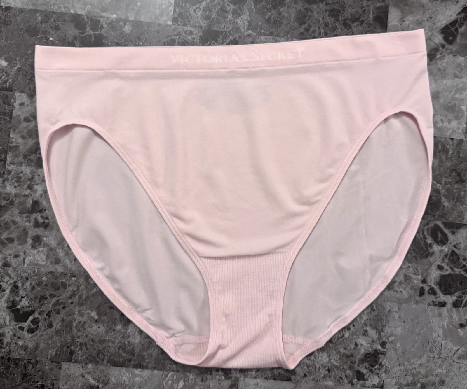 NWOT VICTORIA’S SECRET LIGHT PINK SEAMLESS STRECH HIGH LEG BRIEF PANTIES