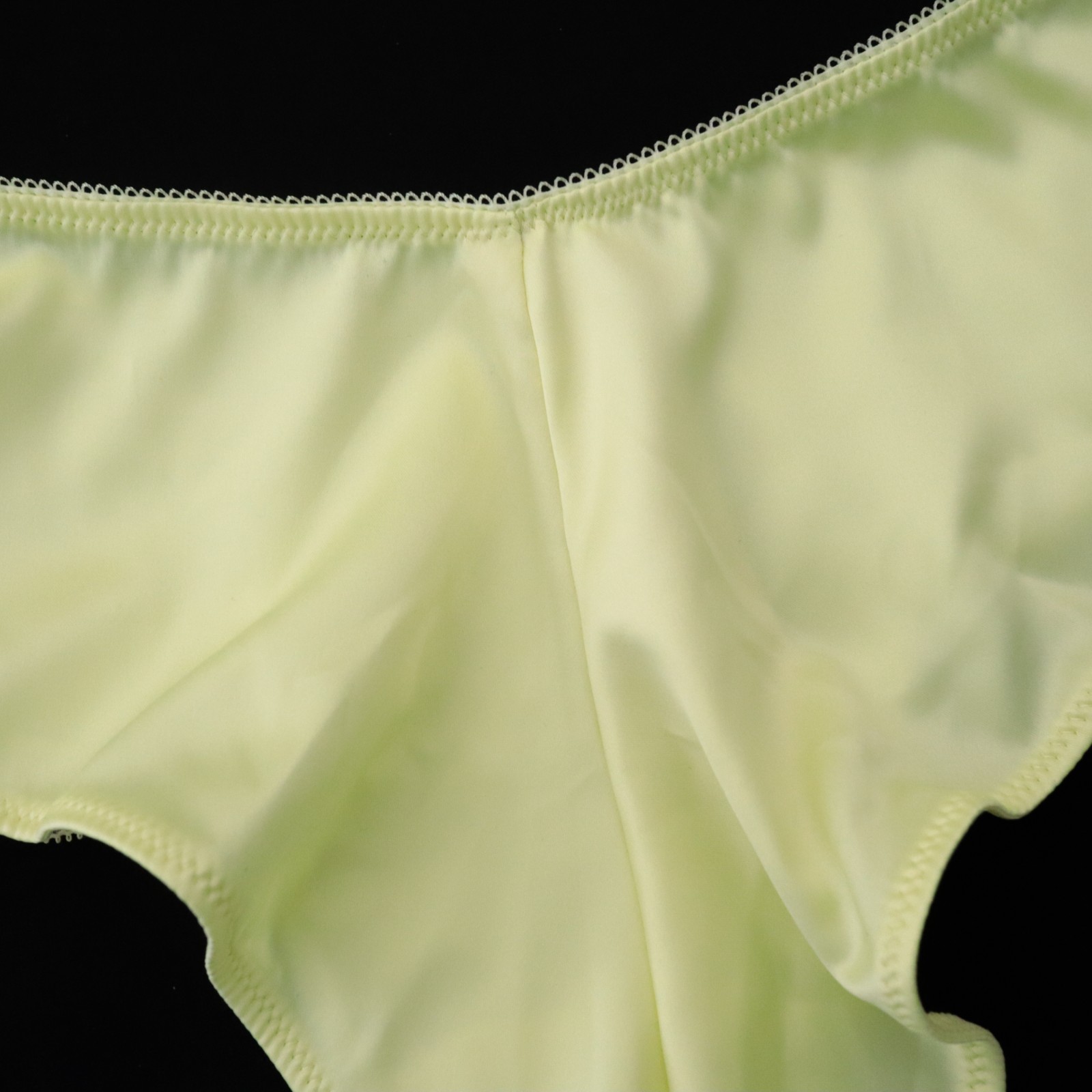 Victoria’s Secret Tease Satin Kiss High Leg Cheeky Panty M
