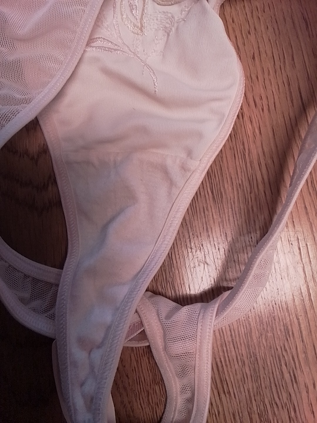 Vintafe New VICTORIA’S SECRET Panty Light Pale Pink Embroidered Flower Thong S