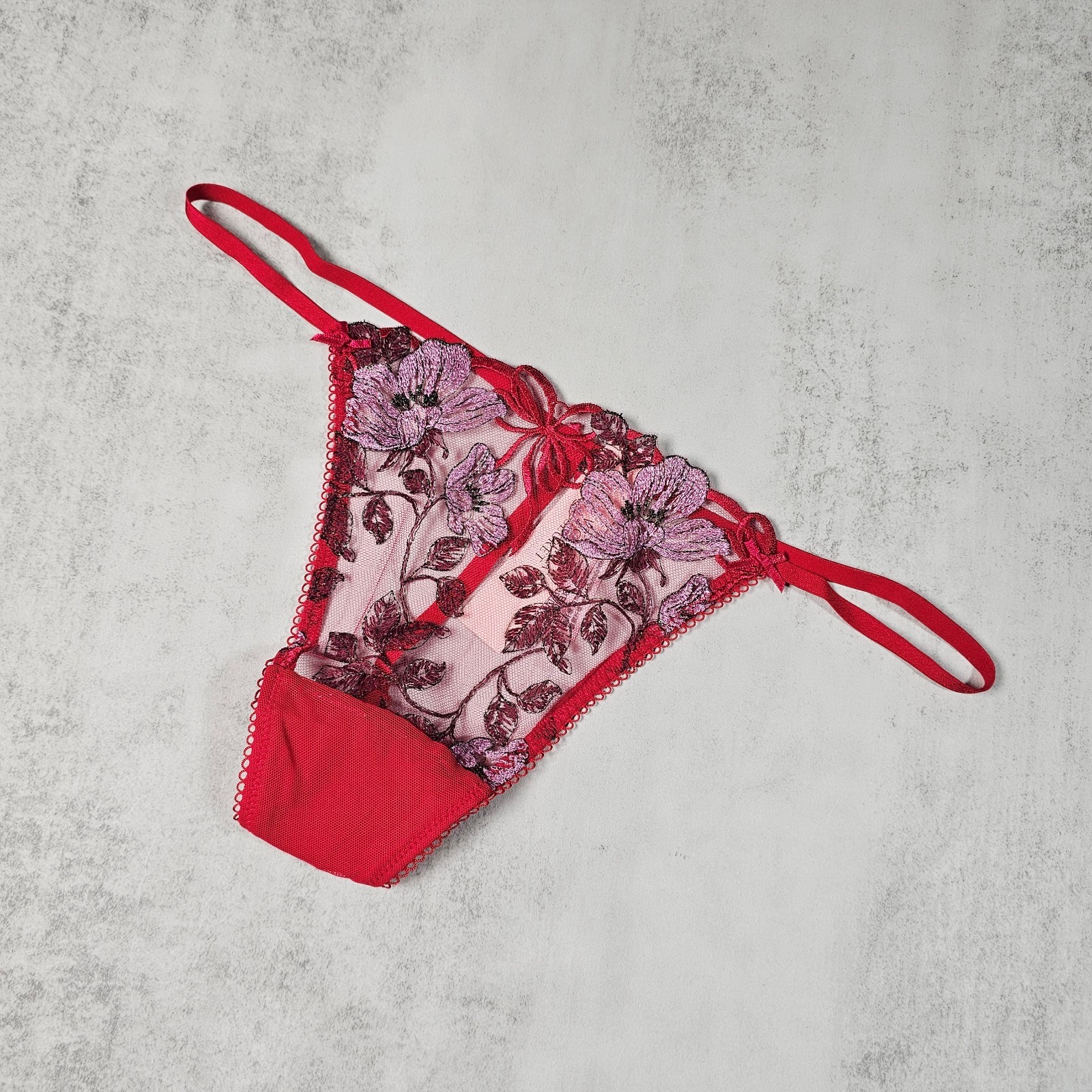 Victoria’s Secret Dream Angels Beautiful Bows Embroidery V-String Panty, Red