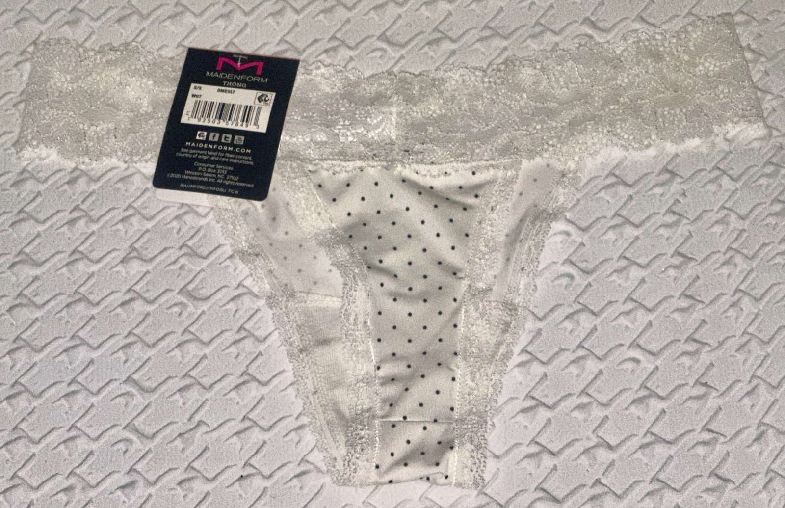 MAIDENFORM Sexy Must Haves Luxurious Lace Ivory Polka Dot Thong Panty Womens L 7
