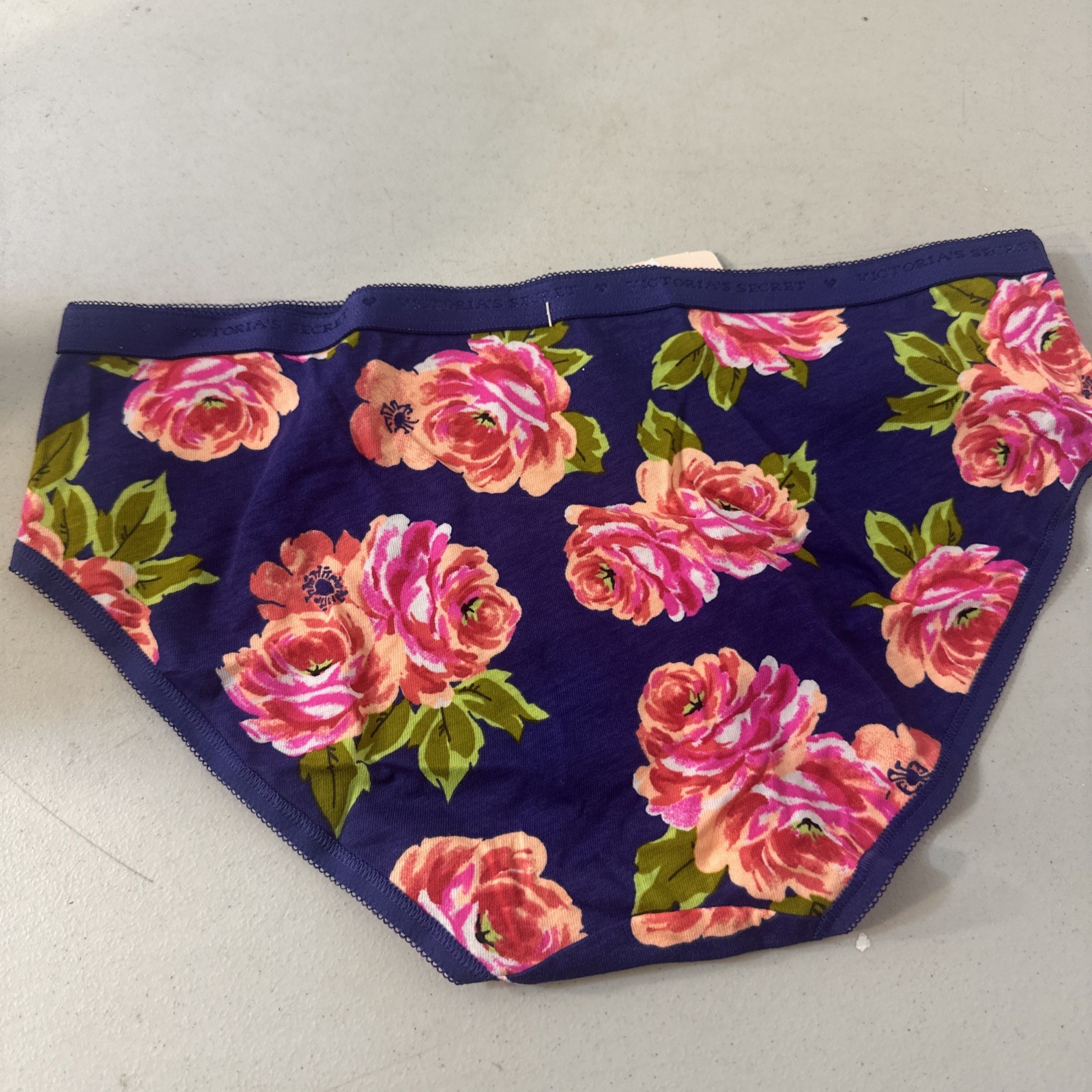 Victoria’s Secret panty Medium NWT navy blue w/ pink flowers hiphugger/hipster