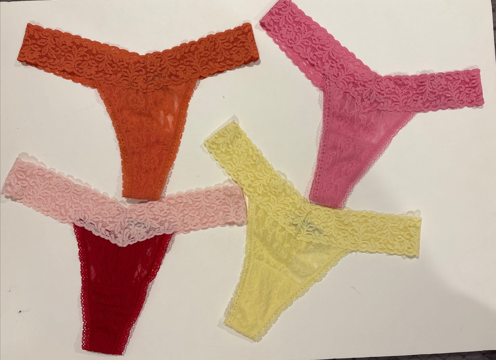 4 NWOT MAIDENFORM 40118 0Y5 MICROFIBER LACE THONG PANTIES ONE SIZE